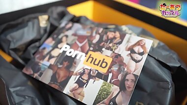 Celebran 25K Suscriptores En Pornhub Unwrapping the Contents of the Souvenir Box