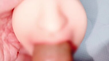 I Ejaculated Immediately after getting a Blowjob from a Masturbator.