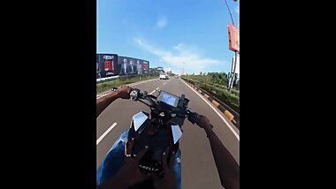 Very Beatifull Girl in Bike Bobs very Osm