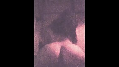 【ハメ撮り】「でちゃうっ、、はずかしい、、」美尻美女が杭打ちピストンで潮吹き 暗闇 リアルSEX