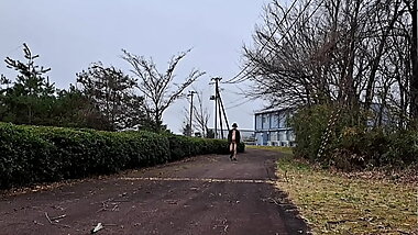 ブラホーケー　２～町中の公園で仮性包茎チンポをぶらぶらさせて来ました
